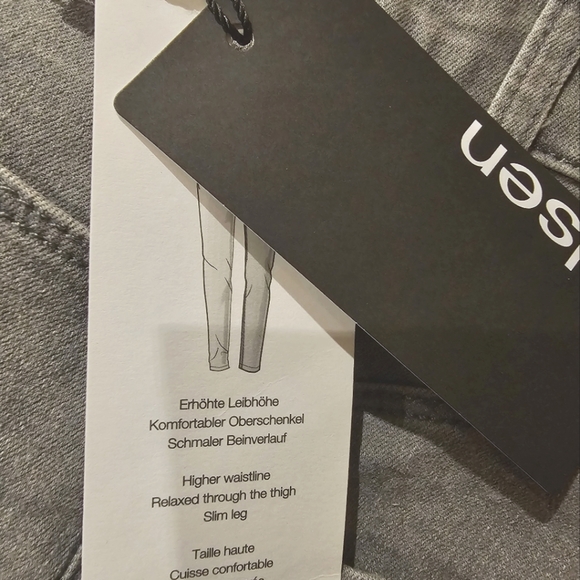 NWT Olsen Mona Slim Feminine Fit Jeans - Picture 3 of 4